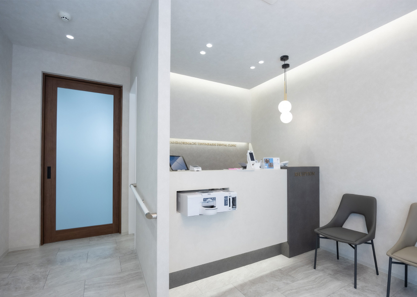 南森町天神橋歯科 受付の様子